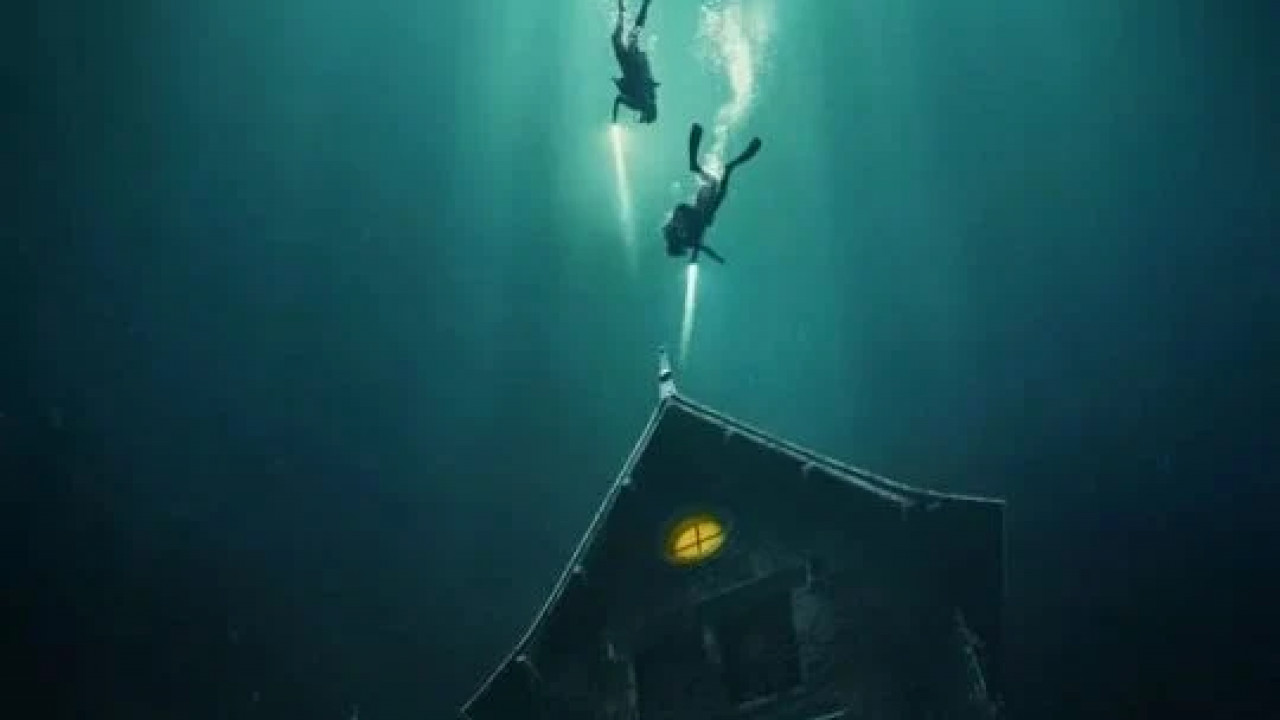 The Deep House ( 2021 )