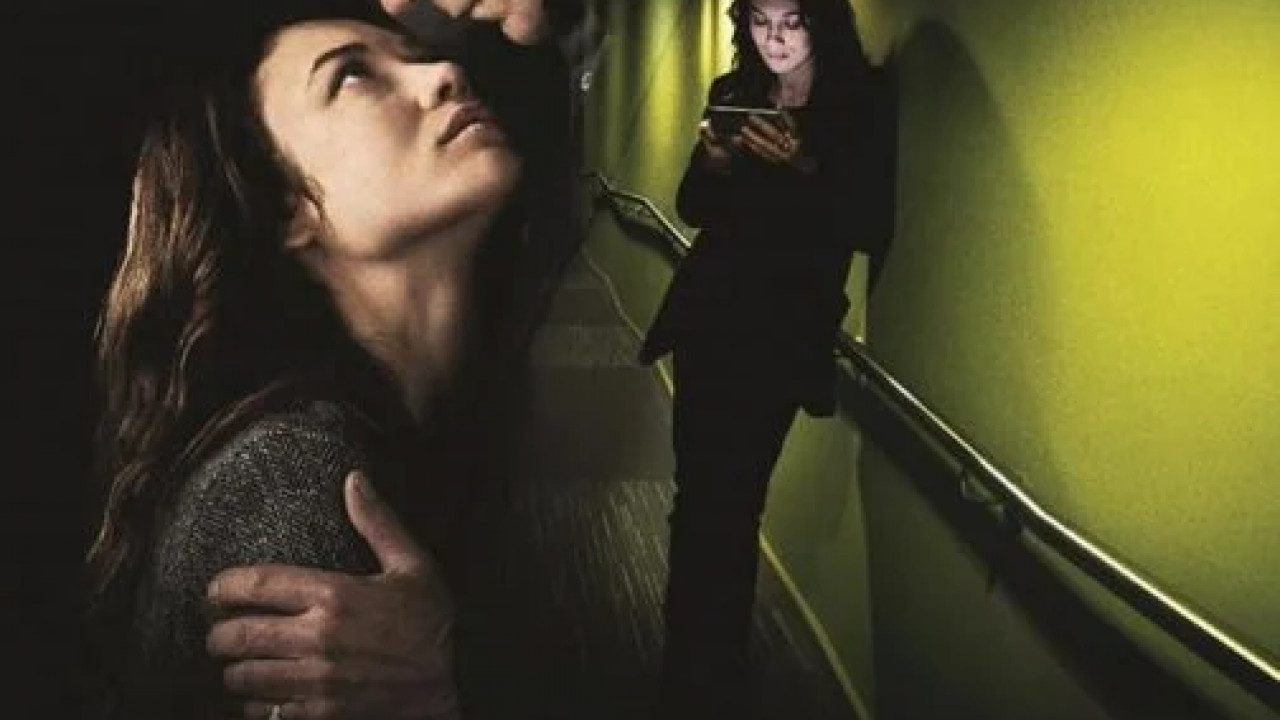 Correspondence ( 2016 )